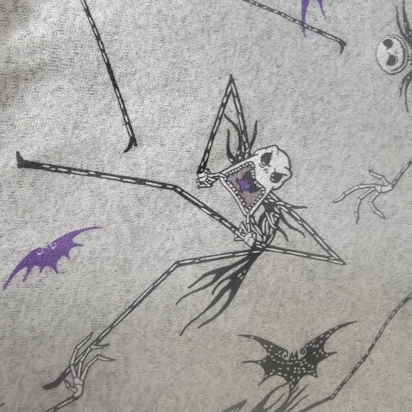 Disney Jack Skellington Gray XL Top Oversize Soft Nightmare Before Christmas - Picture 10 of 11